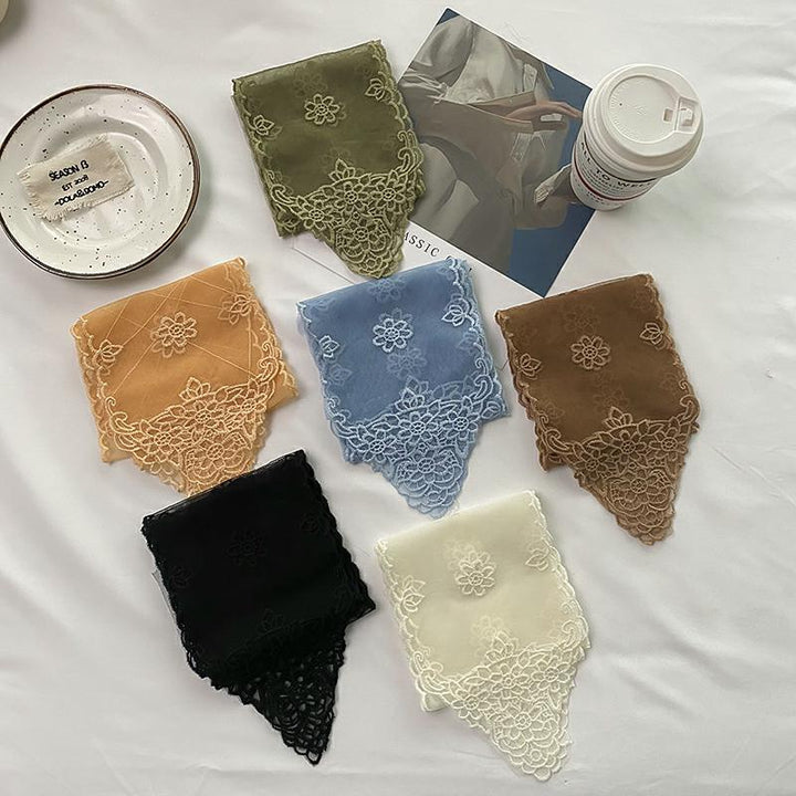 The Abbotsford Lace Streamer