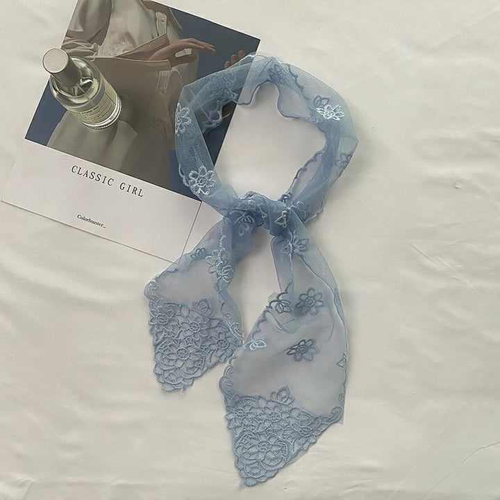 The Abbotsford Lace Streamer