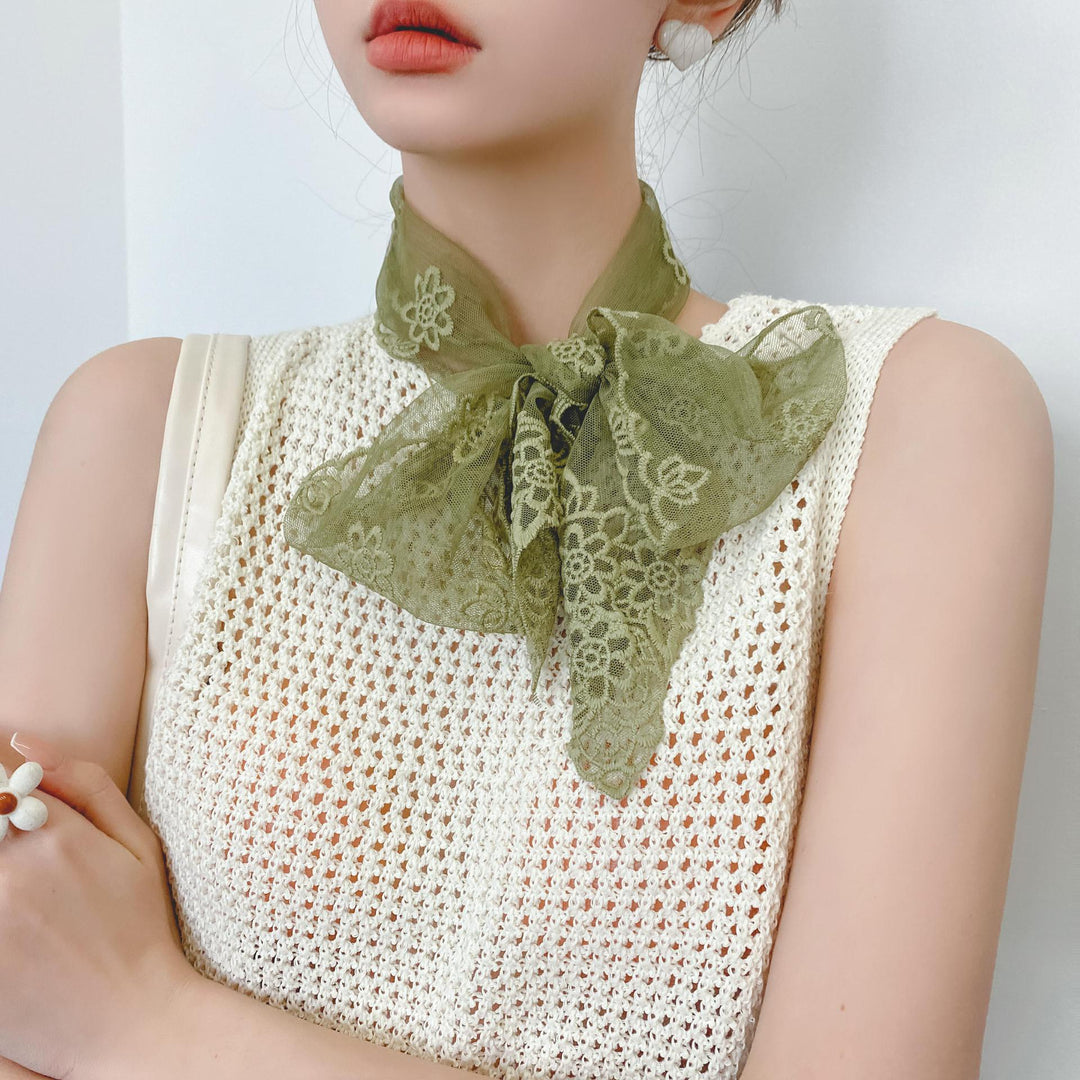The Abbotsford Lace Streamer