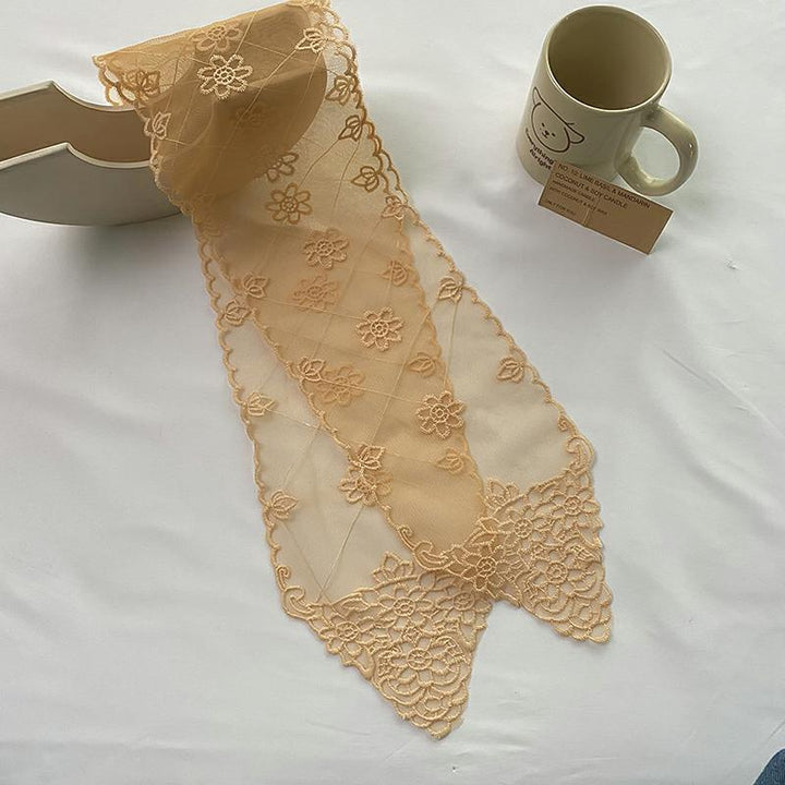 The Abbotsford Lace Streamer
